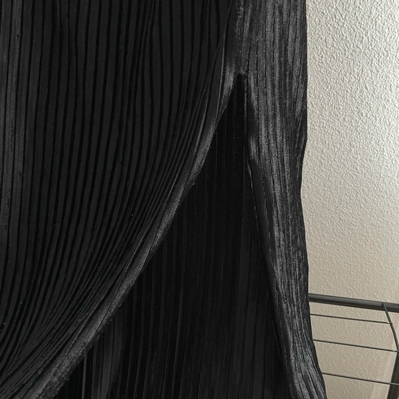 Layered Black Ribbed Velvet Strapless Dress - Picture 3 of 4